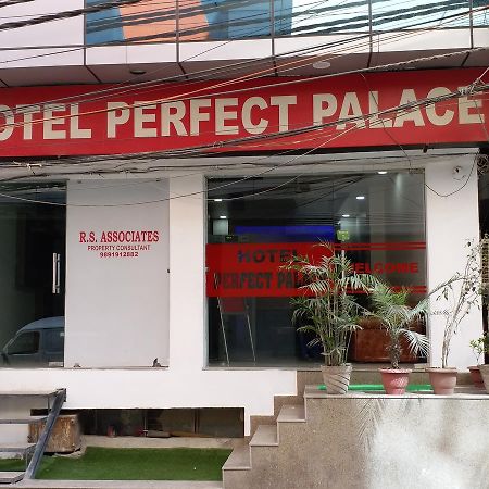 Hotel Perfect Palace Нью-Дели Экстерьер фото