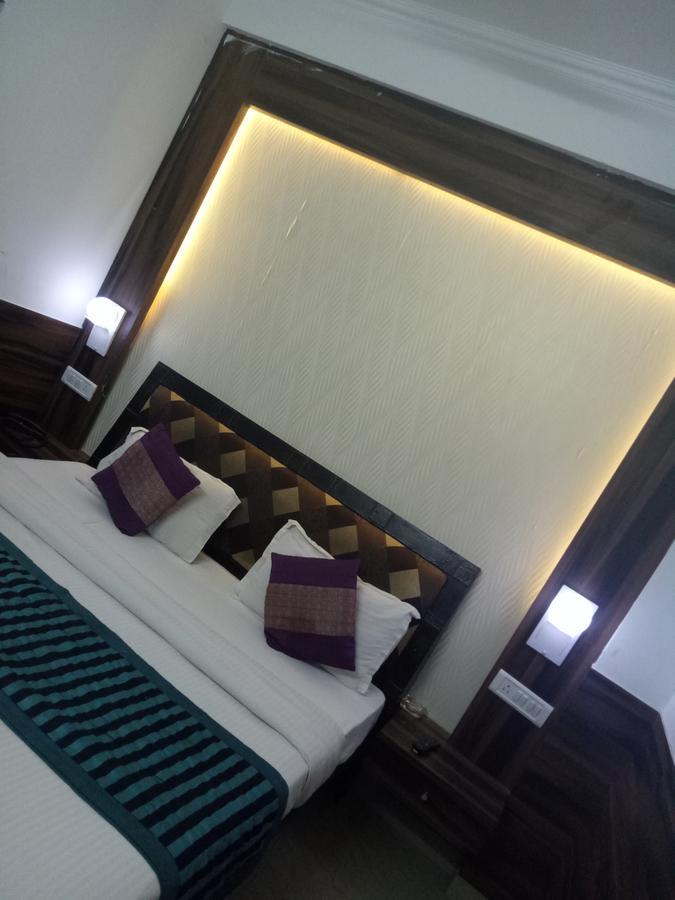 Hotel Perfect Palace Нью-Дели Экстерьер фото
