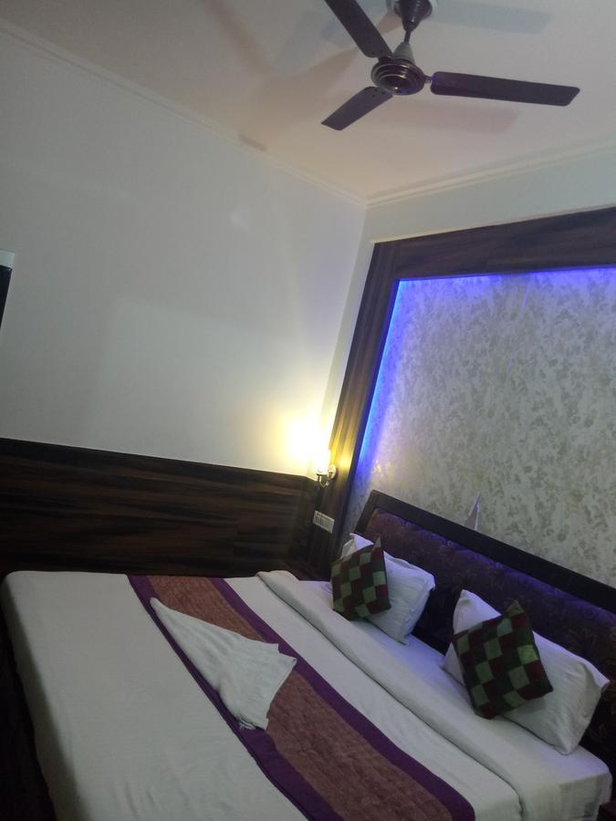 Hotel Perfect Palace Нью-Дели Экстерьер фото