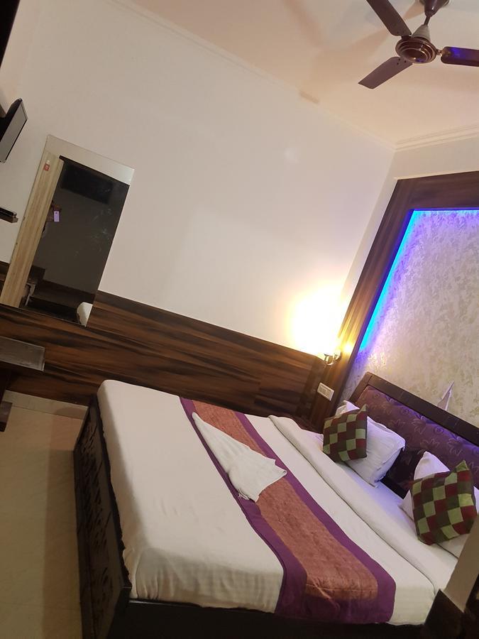 Hotel Perfect Palace Нью-Дели Экстерьер фото