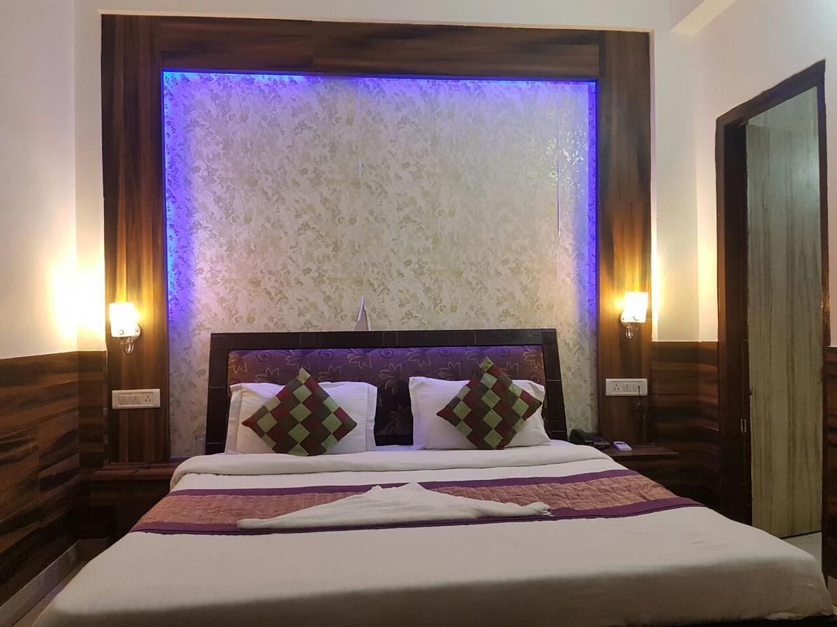 Hotel Perfect Palace Нью-Дели Экстерьер фото