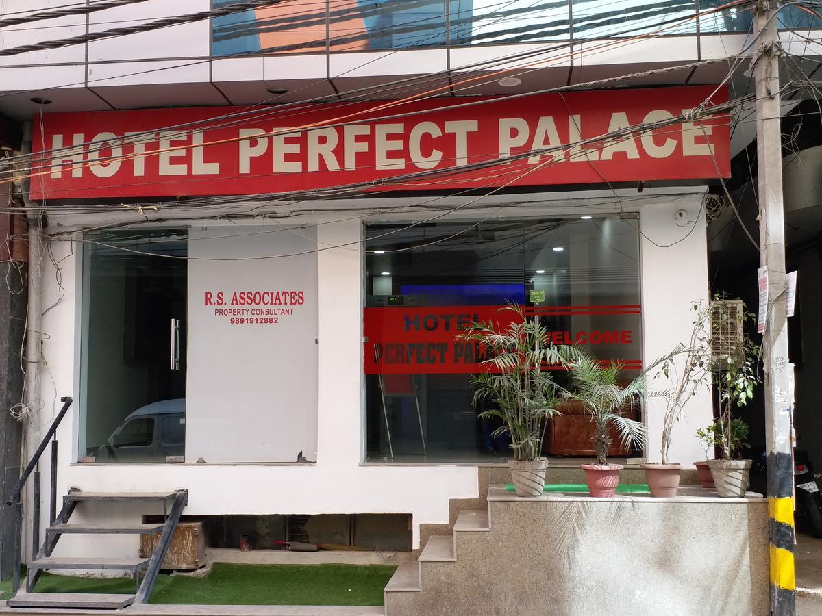 Hotel Perfect Palace Нью-Дели Экстерьер фото