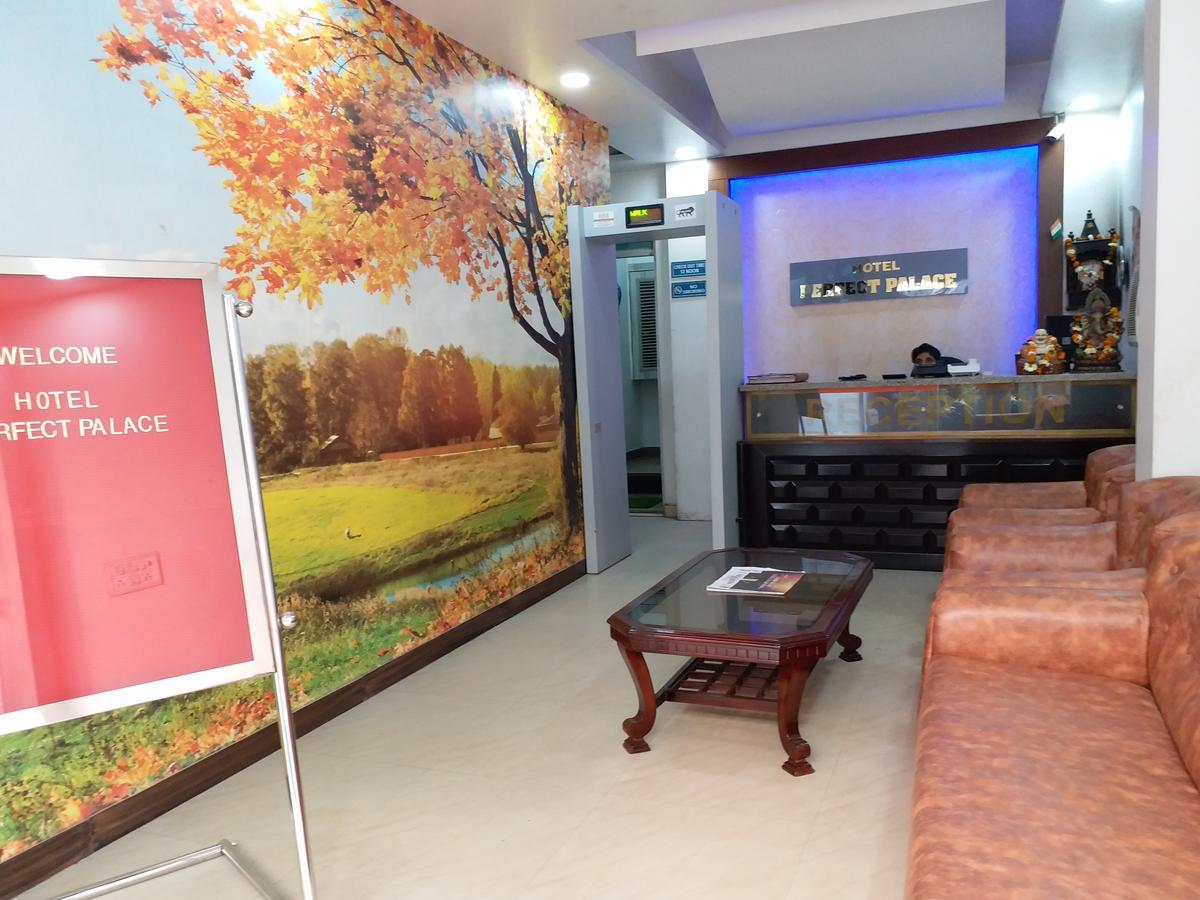 Hotel Perfect Palace Нью-Дели Экстерьер фото